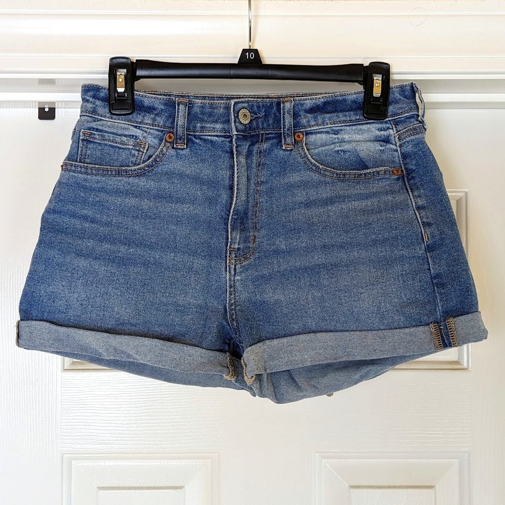 American Eagle Stretch Mom Shorts Faded Denim Size 4 - Barely Worn, EUC